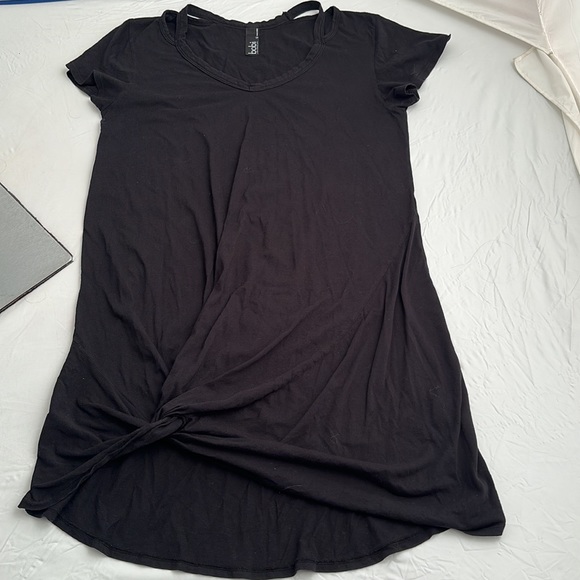 Bobi Los Angeles black v-neck t-shirt dress - Picture 9 of 11